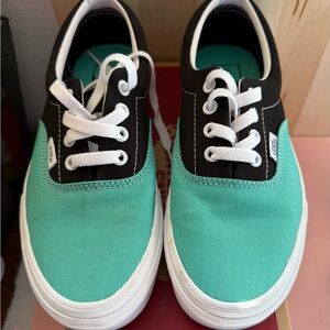 NEW! Vans Teal and Black Canvas Shoes Women’s 7.5